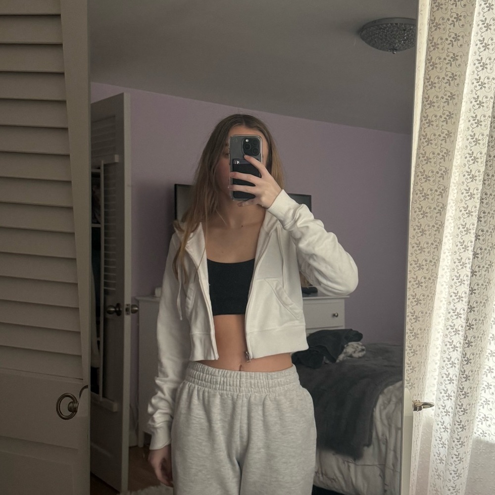 hollister cropped zip up hoodie